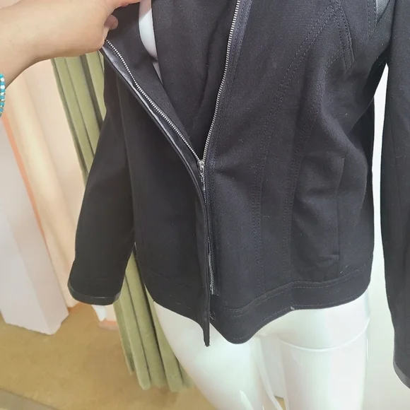 Dalia Collection Zip Jacket - Picture 8 of 13